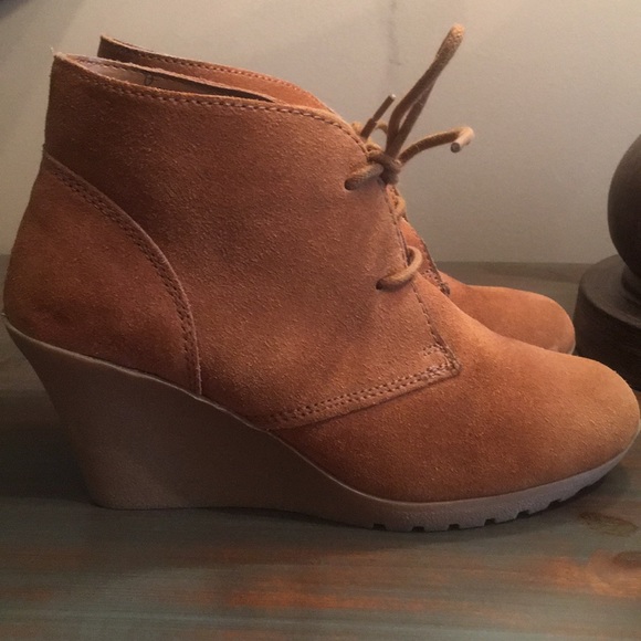 none Shoes - Chestnut brown wedge booties in 7 medium.  Suede